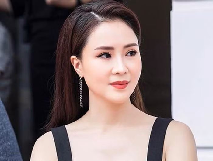 Nữ diễn viên cho biết, việc giấu mặt trước truyền thông và khán giả là mong muốn của chính chồng cô.