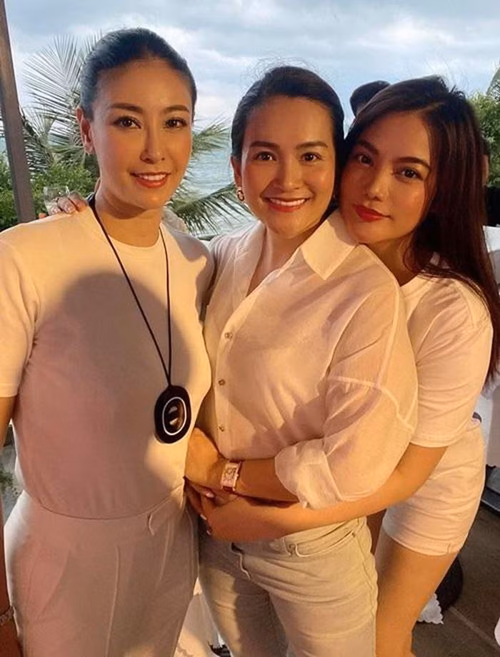 Hà Kiều Anh thân thiết với Trương Ngọc Ánh và Lê Anh Thơ.