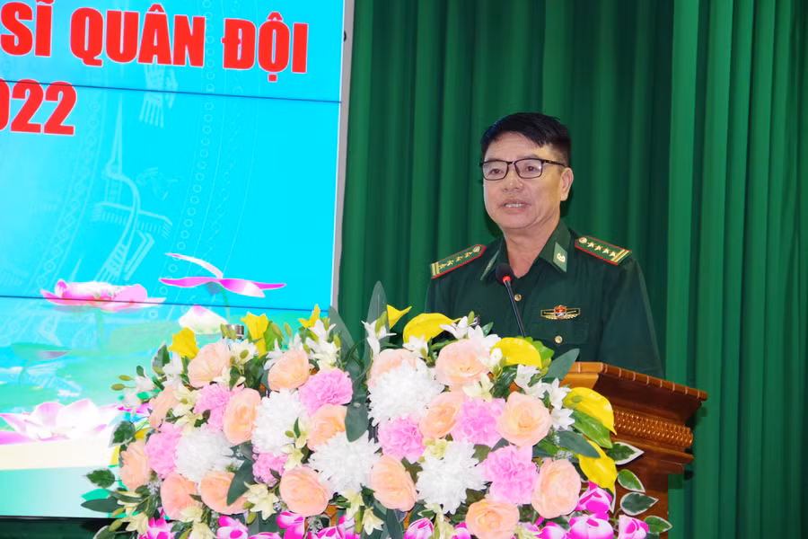 Đại tá Lê Văn Anh, Phó Chính ủy BĐBP Sóc Trăng phát biểu tại buổi gặp mặt. Đại tá Lê Văn Anh, Phó Chính ủy BĐBP Sóc Trăng phát biểu tại buổi gặp mặt.