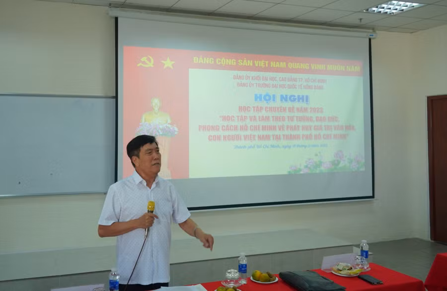 Ông Tô Đại Phong, Nguyên Phó Trưởng Ban Tuyên giáo Thành ủy báo cáo chuyên đề năm 2023.