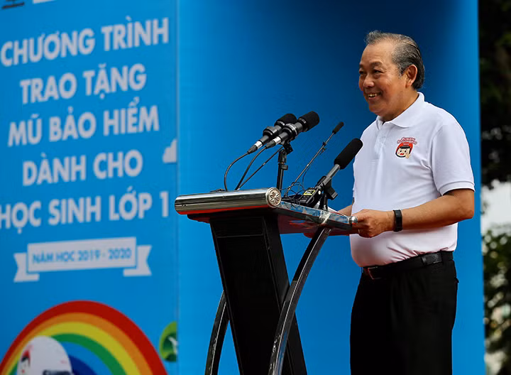 Phát biểu tại buổi lễ, Phó Thủ tướng Trương Hòa Bình đề nghị cha mẹ, người lớn thực hiện nghiêm túc đội mũ bảo hiểm, đó là hành xử văn hóa. Thầy cô giáo thường xuyên trao đổi hướng dẫn kỹ năng bảo đảm an toàn giao thông trong đó có đội mũ bảo hiểm; lực lượng chức năng tuần tra xử lý nghiêm không đội mũ bảo hiểm theo quy định...