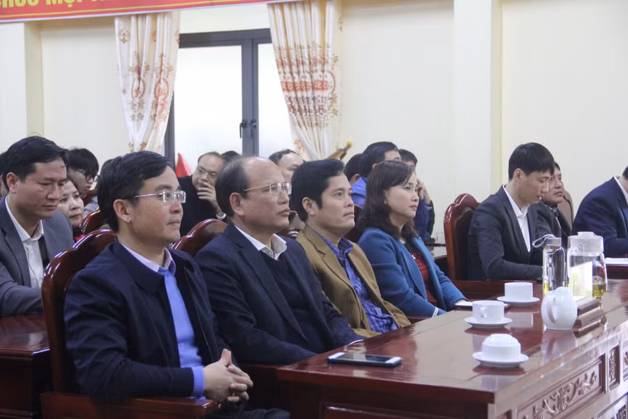 Đại biểu tham dự Lễ tổng kết và trao giải Cuộc thi KHKT học sinh trung học năm 2023. Đại biểu tham dự Lễ tổng kết và trao giải Cuộc thi KHKT học sinh trung học năm 2023.