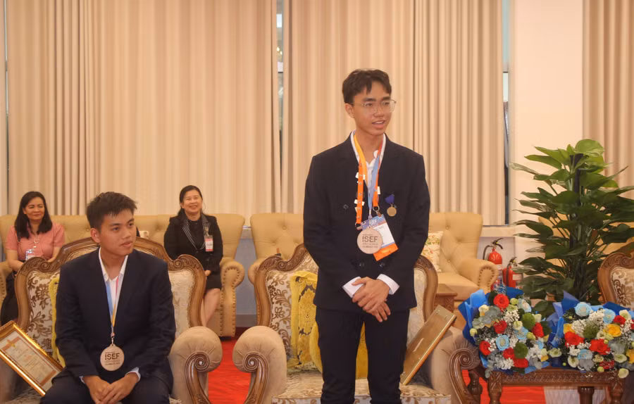 Em Nguyễn Lê Quốc Bảo phát biểu tại buổi gặp mặt. Em Nguyễn Lê Quốc Bảo phát biểu tại buổi gặp mặt.