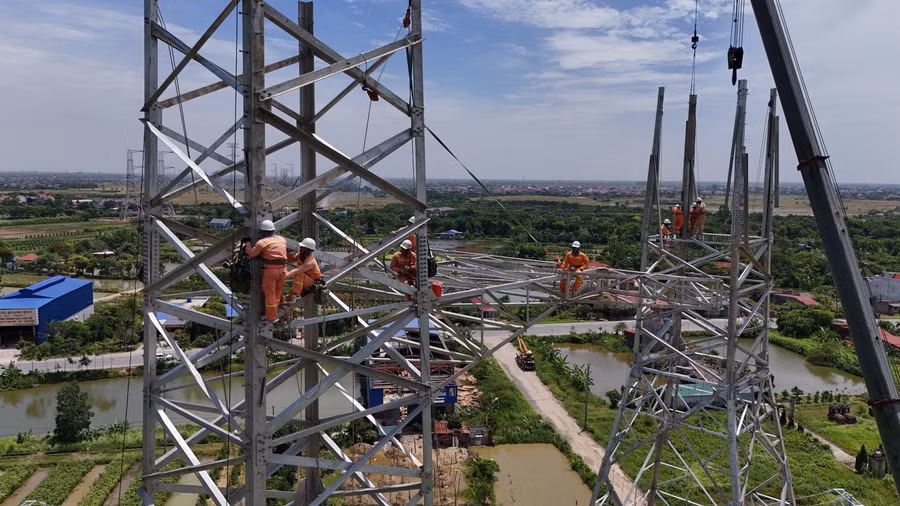 Ngắm ‘siêu’ công trình đường dây 500kV mạch 3 sắp hoàn thành