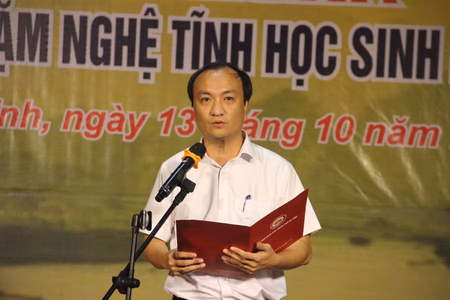 Ông Nguyễn Duy Đức, Phó Chủ tịch UBND TP Hà Tĩnh phát biểu tổng kết Liên hoan dân ca ví, giặm Nghệ Tĩnh học sinh năm 2022. Ông Nguyễn Duy Đức, Phó Chủ tịch UBND TP Hà Tĩnh phát biểu tổng kết Liên hoan dân ca ví, giặm Nghệ Tĩnh học sinh năm 2022.