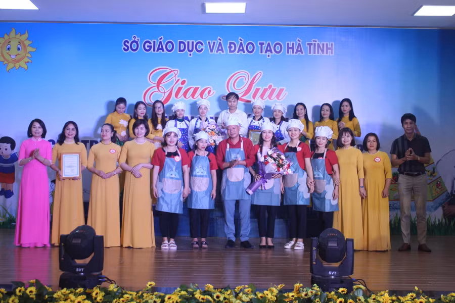 Hội thi là cơ hội cho giáo viên, nhân viên, phụ huynh, học sinh các trường mầm non tại Hà Tĩnh giao lưu, chia sẻ kinh nghiệm trong công tác chăm sóc, nuôi dưỡng trẻ.