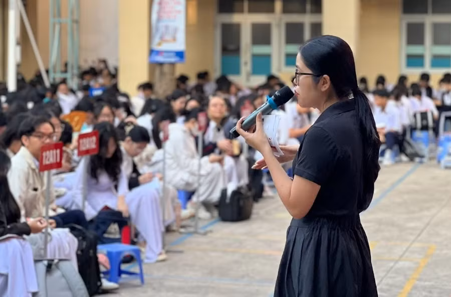 Diễn giả Thanh Ngân tại buổi Talkshow.