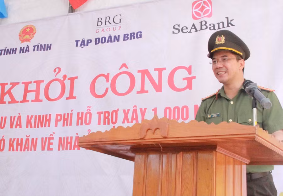 Đại tá Nguyễn Hồng Phong - Giám đốc Công an Hà Tĩnh phát biểu tại buổi lễ.