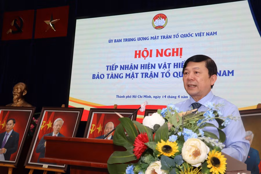 Ông Nguyễn Hữu Dũng, Phó Chủ tịch Ủy ban Trung ương MTTQ Việt Nam phát biểu tại buổi tiếp nhận.