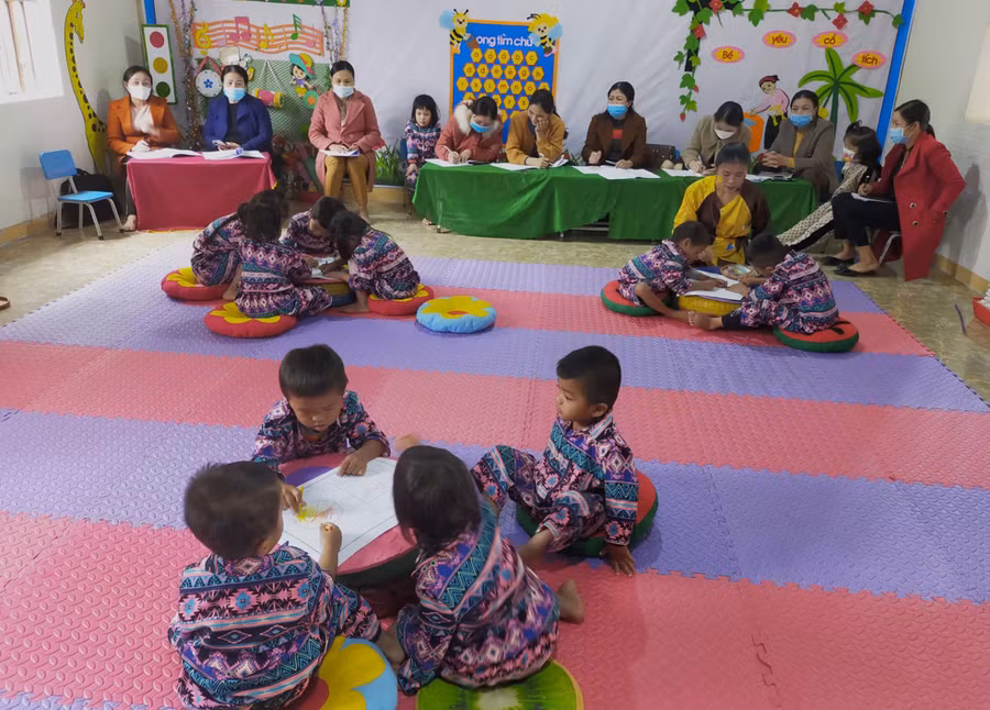 Hiện nay, Trường Mầm non Hương Liên có 2 điểm trường, tại xóm 3 và bản Rào Tre (xã Hương Liên).