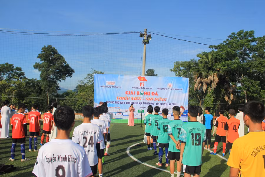 Toàn cảnh lễ khai mạc.