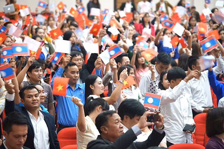 Cuộc thi thu hút sự tham gia của hàng trăm lưu học sinh Lào tại các trường ĐH, CĐ trên cả nước. Cuộc thi thu hút sự tham gia của hàng trăm lưu học sinh Lào tại các trường ĐH, CĐ trên cả nước.