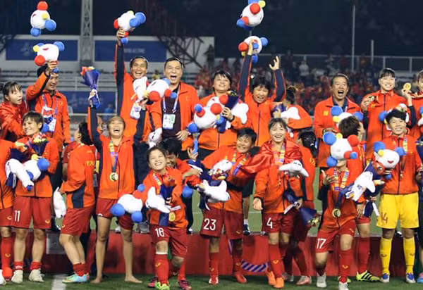 ĐT nữ Việt Nam thăng tiến mạnh mẽ trong năm 2019.