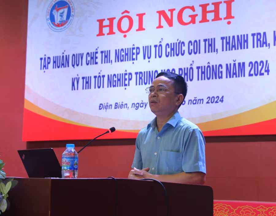 Giám đốc Sở GD&amp;ĐT Điện Biên - Nguyễn Văn Đoạt phát biểu tại hội nghị.