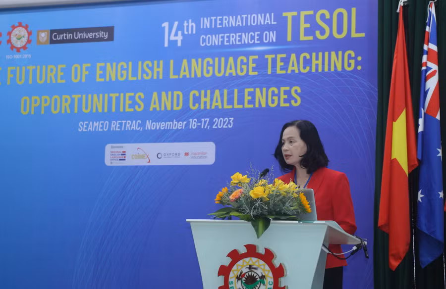Tiến sĩ Hồ Thanh Mỹ Phương phát biểu tại hội thảo. Tiến sĩ Hồ Thanh Mỹ Phương phát biểu tại hội thảo.