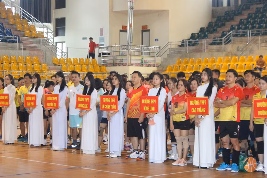 Vòng chung kết Giải bóng chuyền ngành Giáo dục Hà Tĩnh có 25 đội tham gia.