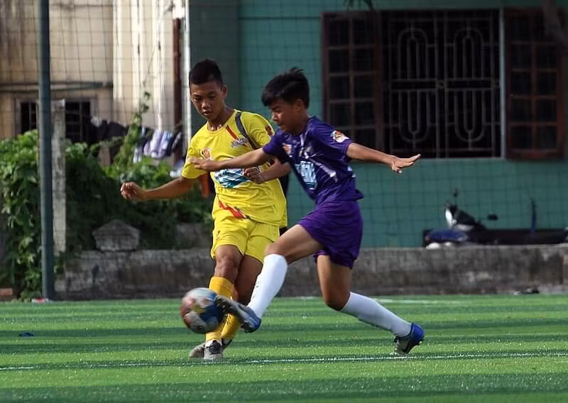 Nhiều bất ngờ đã diễn ra khi U13 PVF thất thủ trước QHSLF Thành Vinh, đội bóng bị đánh giá thấp hơn về mọi phương diện. Nhiều bất ngờ đã diễn ra khi U13 PVF thất thủ trước QHSLF Thành Vinh, đội bóng bị đánh giá thấp hơn về mọi phương diện.