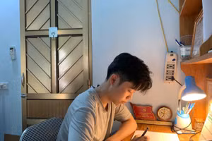 Dù đạt 29 điểm khối A00 nhưng em Vương Thanh Nguyễn (THPT chuyên Hà Tĩnh) vẫn thấp thỏm ước mơ vào đại học.