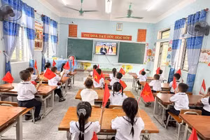 Lễ khai giảng tại Trường Tiểu học - Trung học cơ sở Kỳ Văn (xã Kỳ Văn, Hà Tĩnh). 