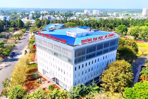 Trường Đại học An Giang - Đại học Quốc gia TPHCM.