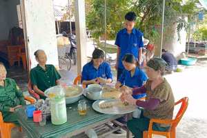 Hà Tĩnh trao gửi hơn 150 mâm cơm nghĩa tình đến các gia đình chính sách, thân nhân liệt sĩ trong tháng 7 tri ân.