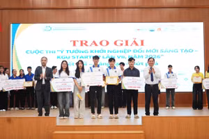 Giải Nhất Cuộc thi KGU Startup 2026 thuộc về KGU 19 - Mực đen KITCHEN - Sắc vị từ biển.