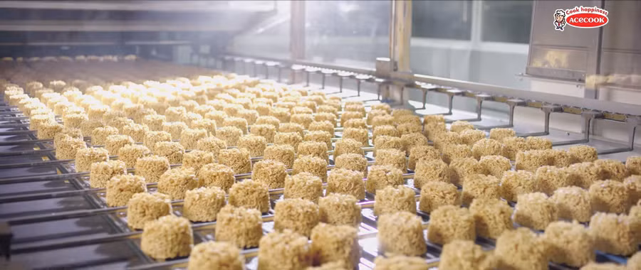 Quy trình sản xuất những sản phẩm mì ăn liền an toàn an tâm tại Acecook Việt Nam.