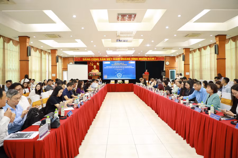 Hội thảo quốc tế "Bảo vệ dữ liệu cá nhân trong môi trường số từ khía cạnh pháp lý". Ảnh: HCMULAW. 