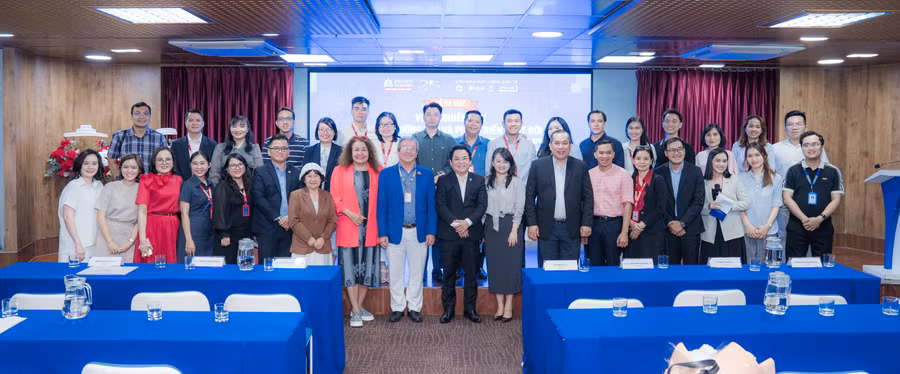 dai-hoc-hoa-sen-ra-mat-vien-nghien-cuu-xa-hoi-truong-tho-va-phat-trien-suot-doi-1.png