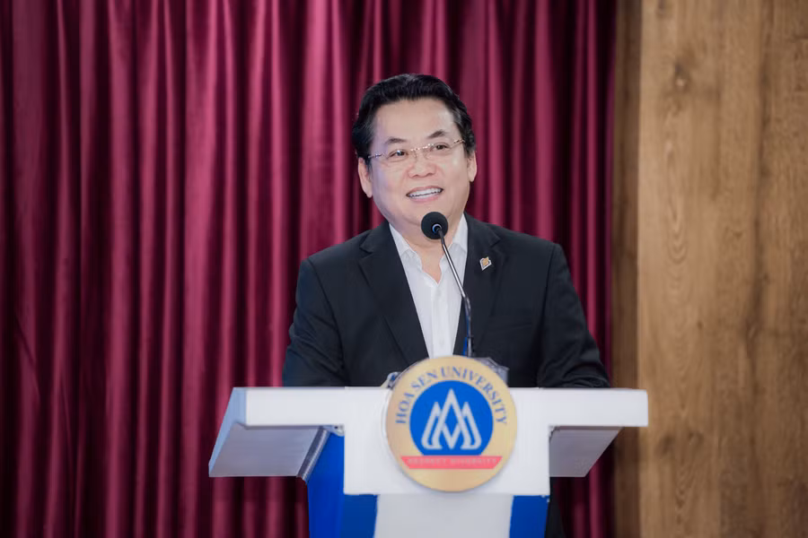pgsts-nguyen-huu-huy-nhut-hieu-truong-nha-truong-phat-bieu-tai-su-kien-1.png