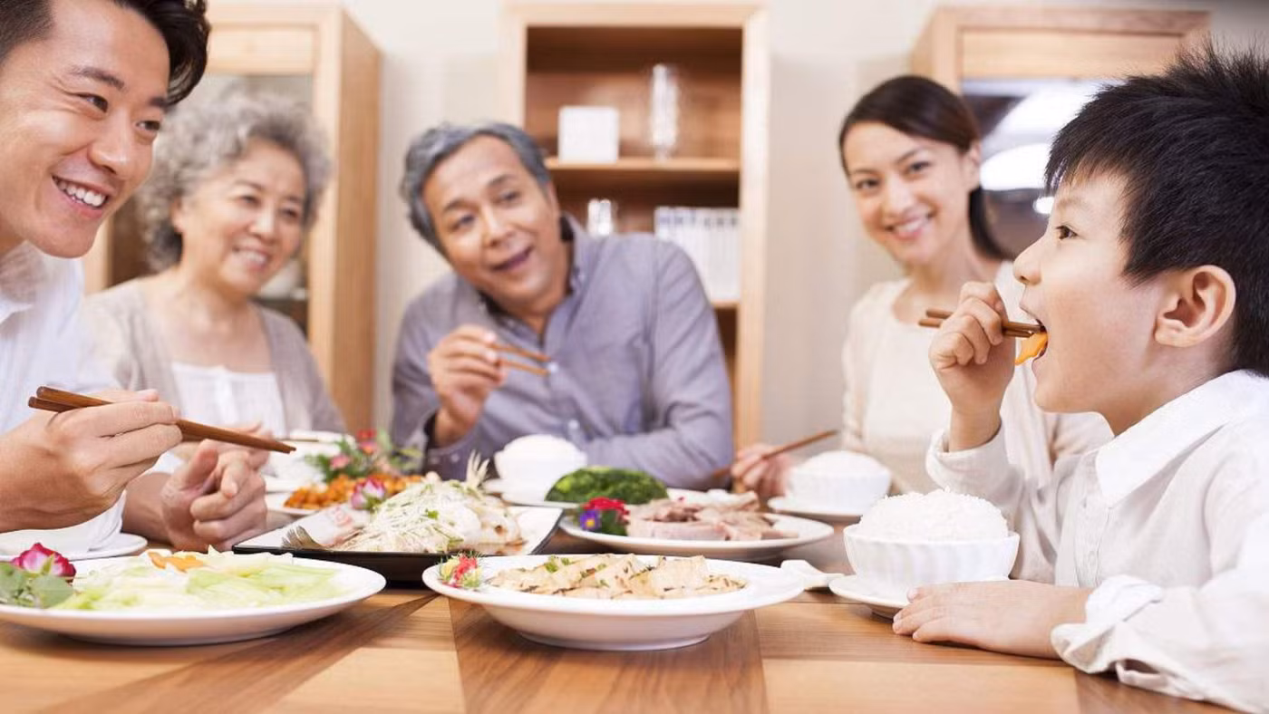 Đối với gia đình, thời gian ăn tối là khoảnh khắc quý giá nhất trong ngày. (Ảnh: ITN).