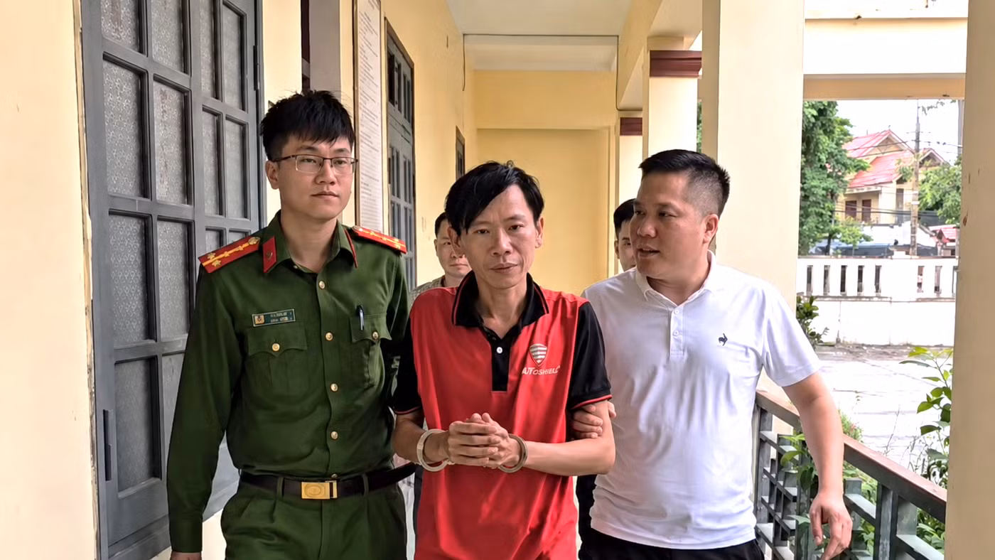 Bắt giữ Huỳnh Ngọc Hiền. 
