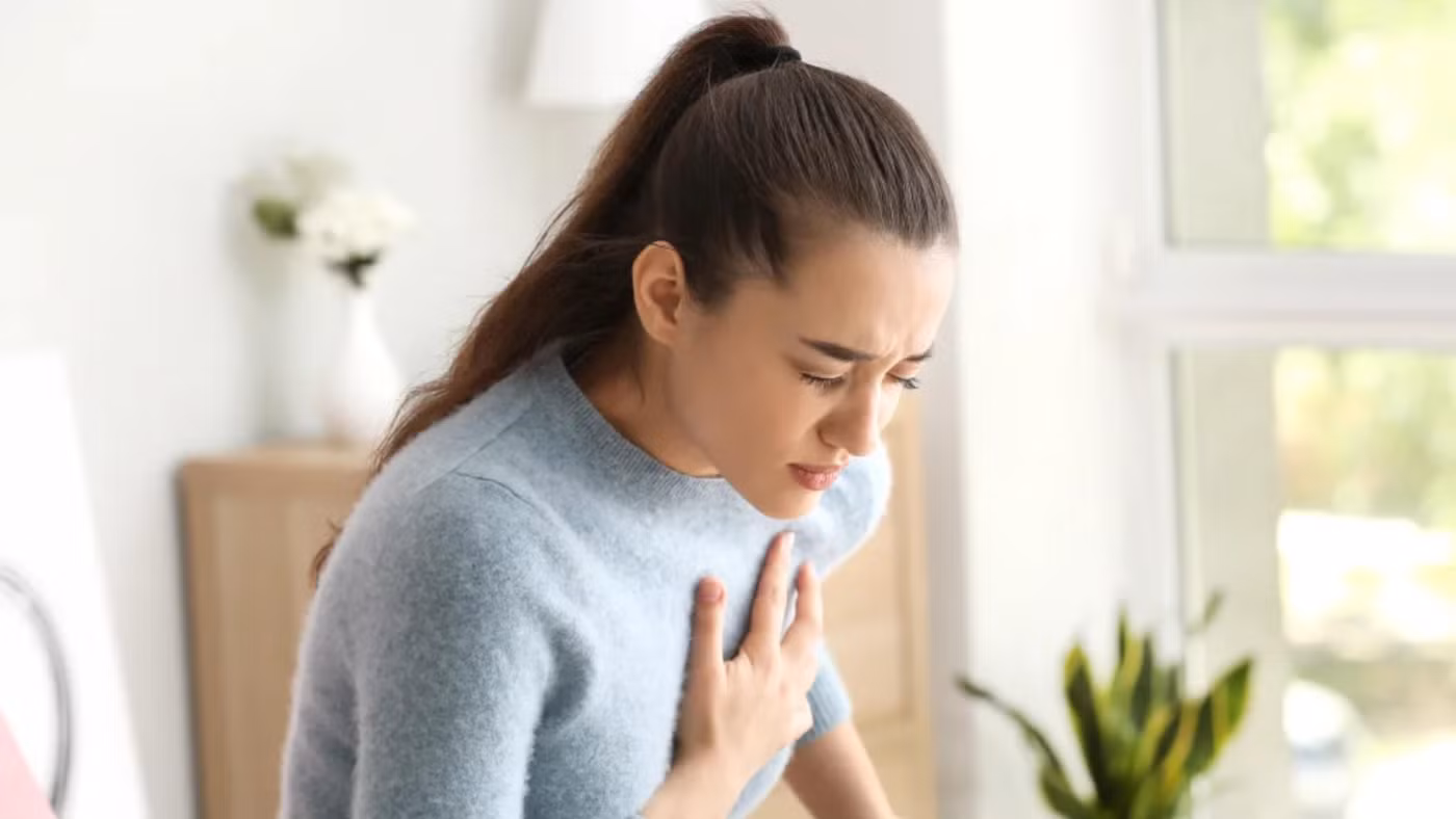 Lo lắng mạn tính làm tăng nhịp tim và huyết áp, gây áp lực thêm cho tim và mạch máu. (Ảnh: ITN)