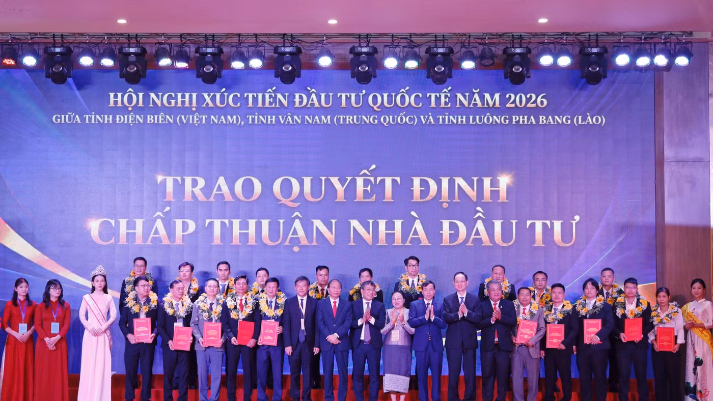 Tỉnh Điện Biên trao 20 Quyết định chấp thuận nhà đầu tư với tổng vốn đầu tư gần 7.500 tỷ đồng.