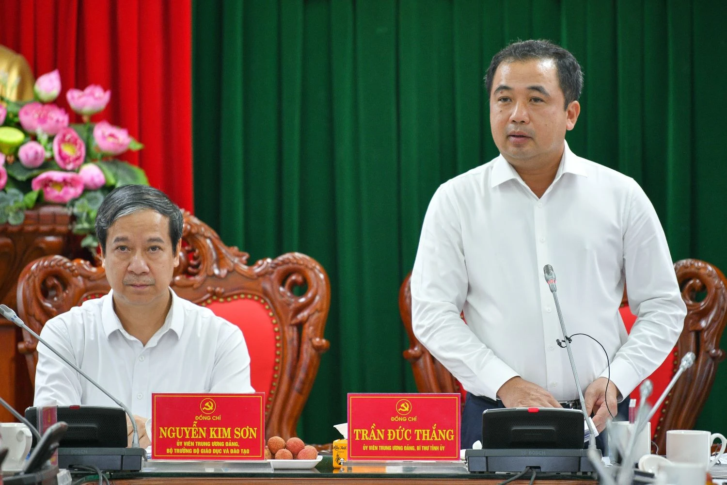 Bí thư Tỉnh uỷ Trần Đức Thắng phát biểu tại buổi làm việc. Bí thư Tỉnh uỷ Trần Đức Thắng phát biểu tại buổi làm việc.
