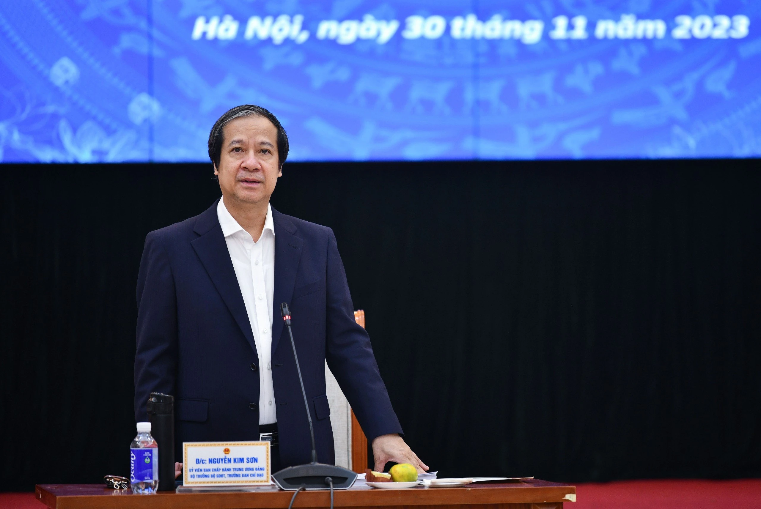 Bộ trưởng Bộ GD&ĐT Nguyễn Kim Sơn phát biểu tại phiên họp. Bộ trưởng Bộ GD&ĐT Nguyễn Kim Sơn phát biểu tại phiên họp.