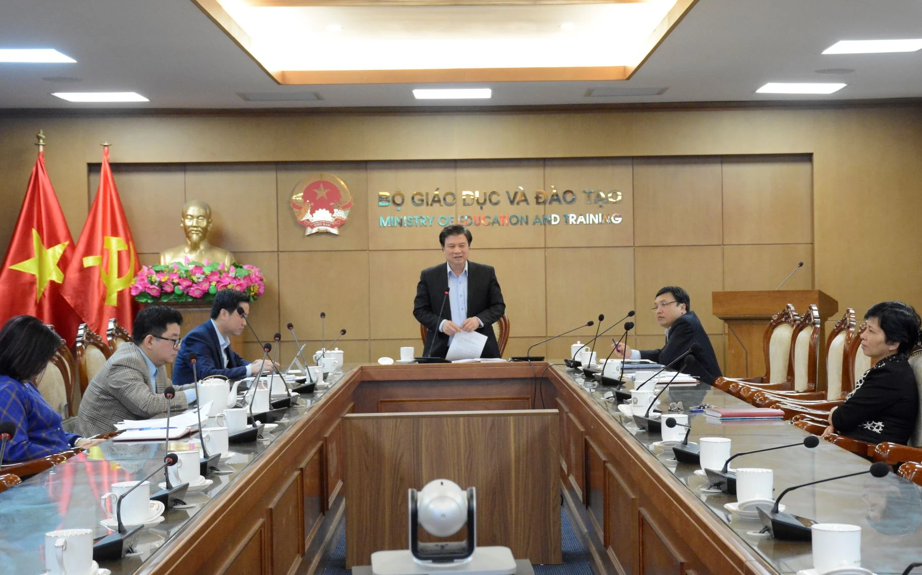 Thứ trưởng Nguyễn Hữu Độ phát biểu tại cuộc họp.