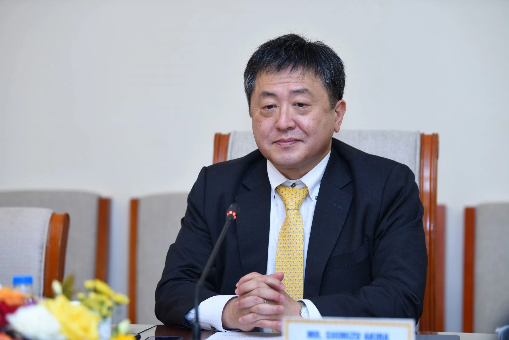 Ngài Shimizu Akira trao đổi tại buổi tiếp.
