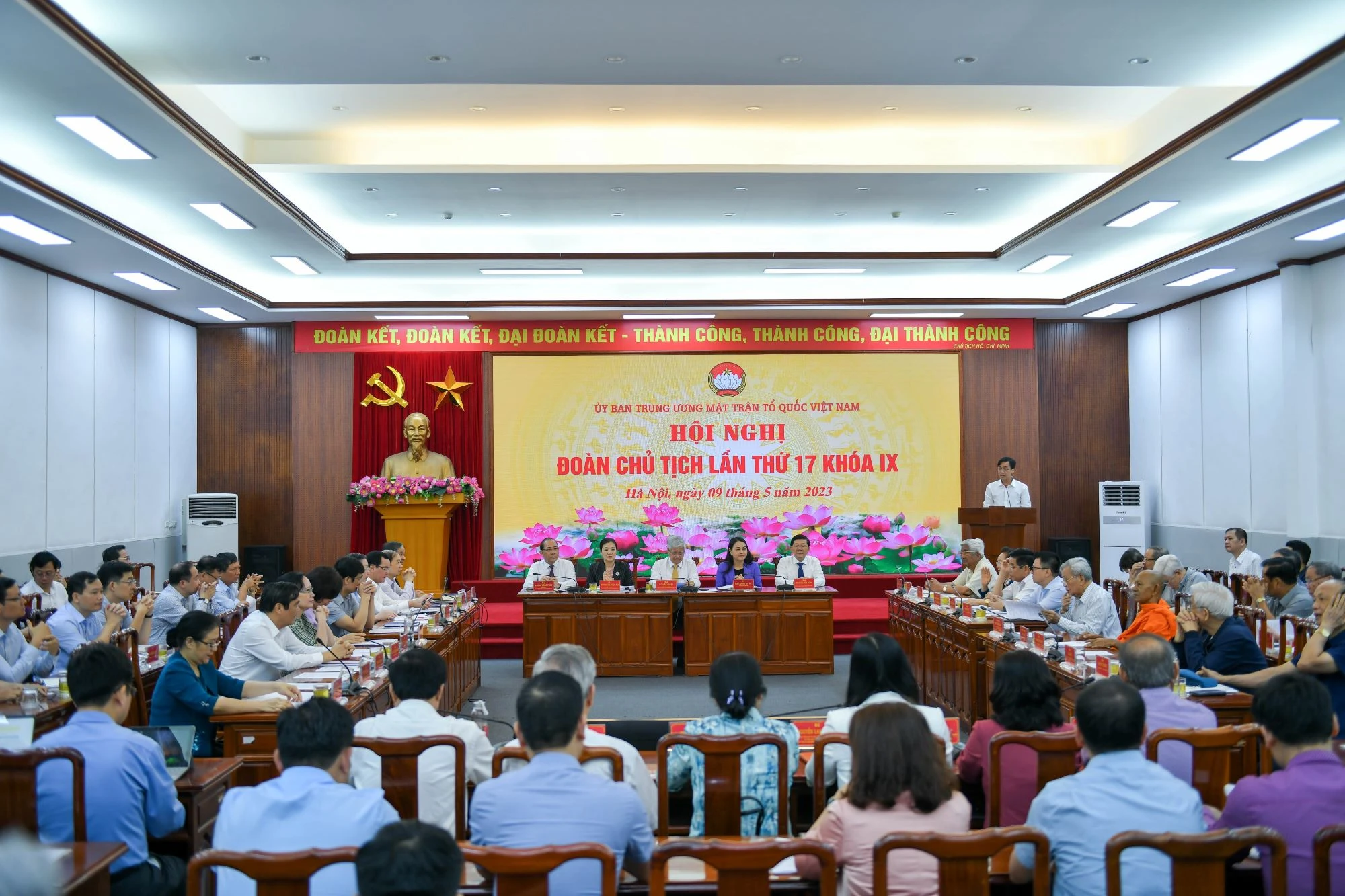 Hội nghị Đoàn Chủ tịch Ủy ban Mặt trận Tổ quốc Việt Nam sáng 9/5.