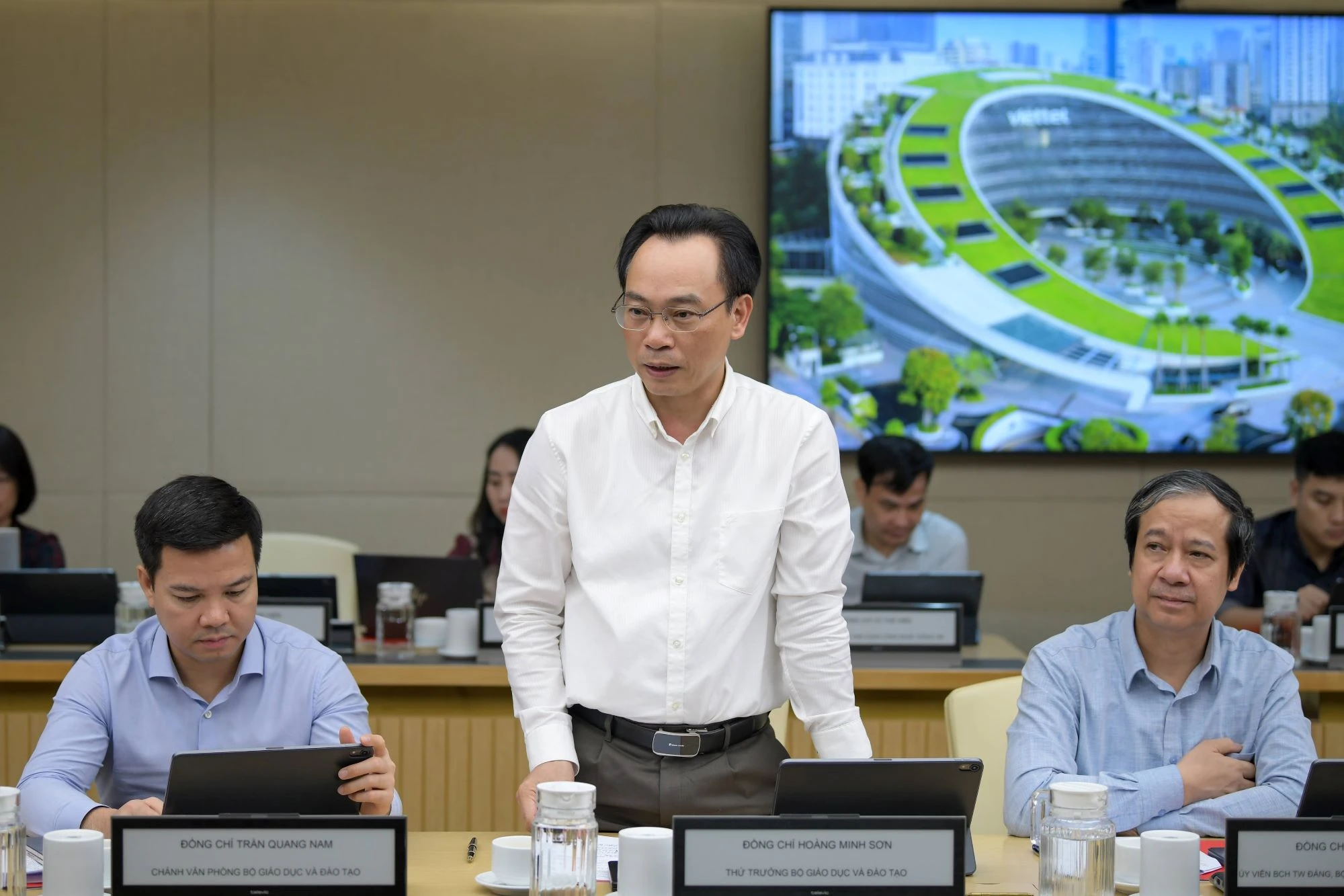 Thứ trưởng Hoàng Minh Sơn phát biểu tại buổi làm việc.