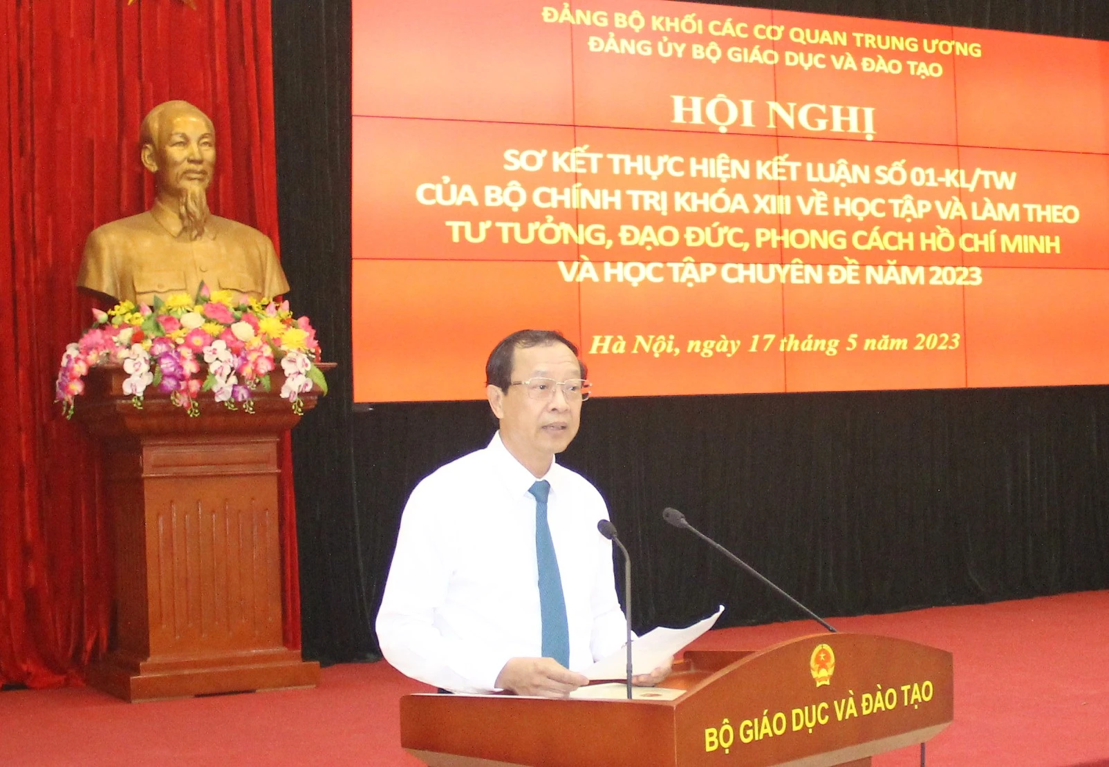 Bí thư Đảng ủy, Thứ trưởng Bộ GD&amp;ĐT Phạm Ngọc Thưởng phát biểu tại Hội nghị.