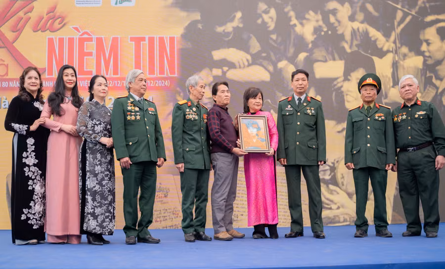 Điểm nhấn đầy cảm xúc tại triển lãm ‘Ký ức và niềm tin’