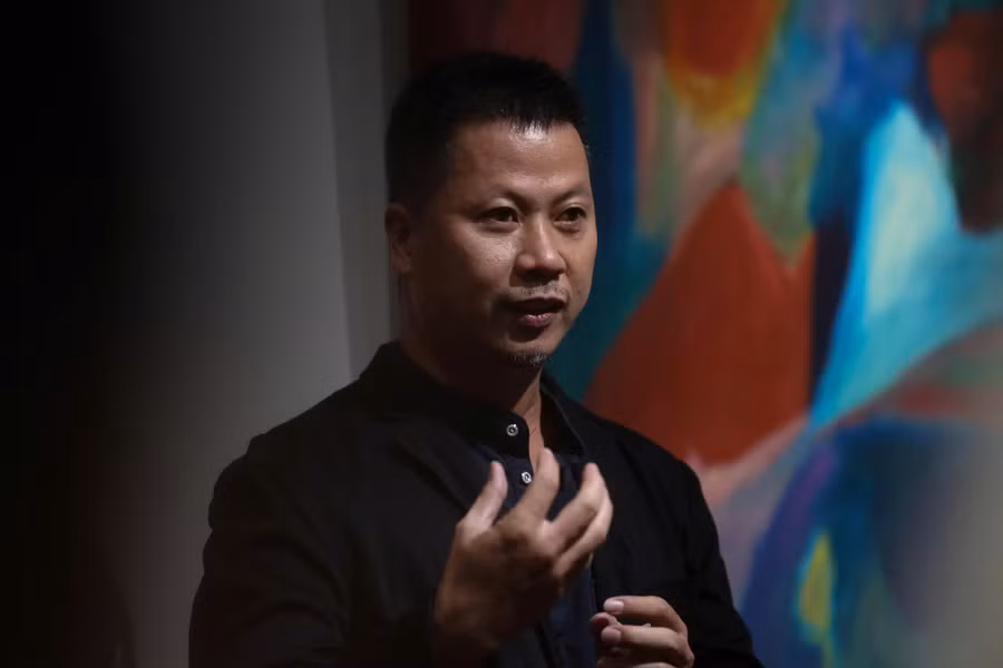 Trong hơn 3 năm, nhà thơ - hoạ sĩ Bùi Chát tổ chức đến 13 triển lãm cá nhân.