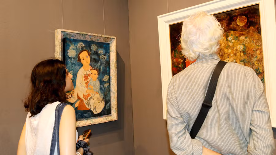 Triển lãm quy tụ 25 nữ họa sĩ đến từ các quốc gia với 38 tác phẩm nghệ thuật.