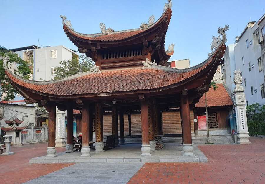 Di tích lịch sử - nghệ thuật đình Bái Ân - Quán Cây, Ao cá (phường Nghĩa Đô, quận Cầu Giấy).