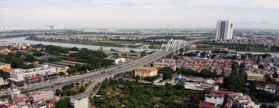 Cầu Đông Trù huyết mạch kết nối các khu vực phía Đông thành phố.