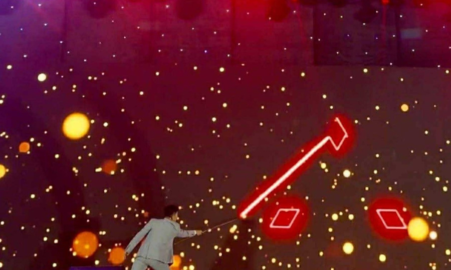 Ảo thuật ứng tác led với AI real-time giúp nghệ sĩ mở rộng khả năng biểu đạt của nghệ thuật sân khấu. ao-thuat-1.jpg