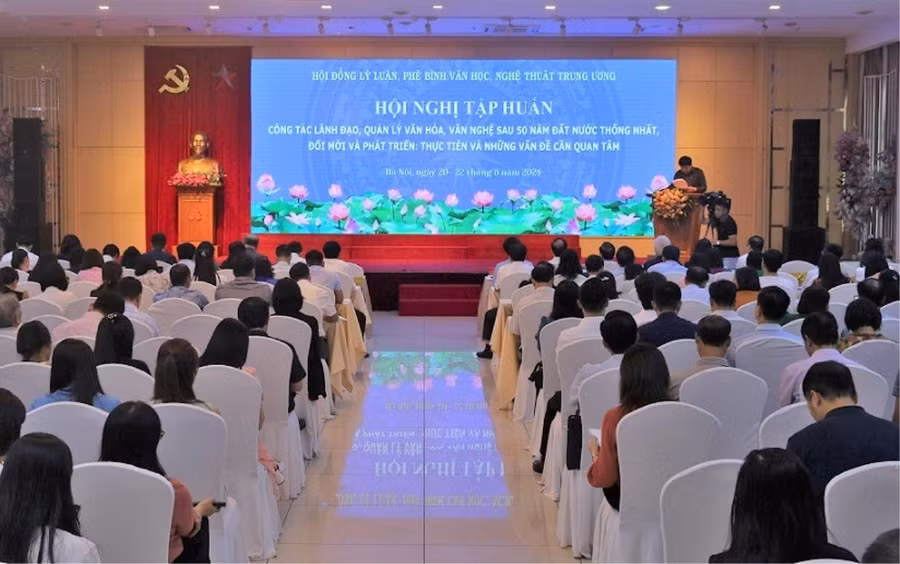 Khai mạc Hội nghị tập huấn lý luận, phê bình văn học - nghệ thuật năm 2024