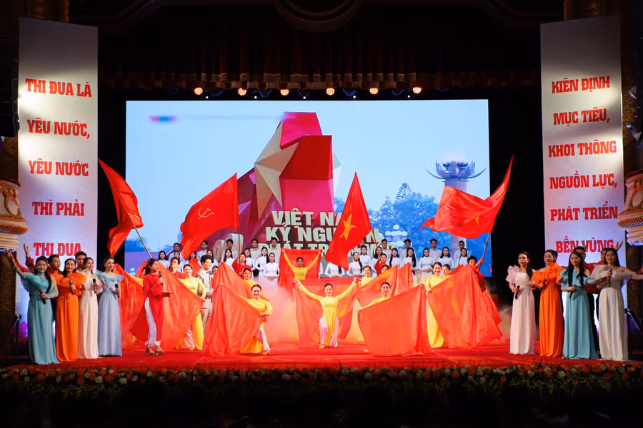  Đại hội Thi đua yêu nước lần thứ IV Bộ VH,TT&DL diễn ra tại Nhà hát Lớn Hà Nội - Ảnh: Bộ VH,TT&DL.