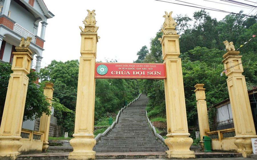 Chùa Long Đọi Sơn nằm trên núi Đọi thuộc thị xã Duy Tiên (Hà Nam) - Ảnh: ITN.